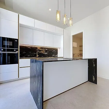 Beautiful Apartment, Premium Location In Lejlighed