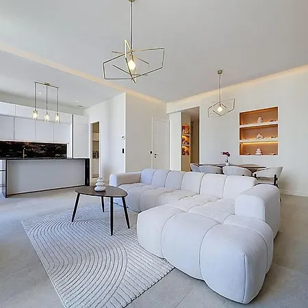 Beautiful Apartment, Premium Location In Lejlighed