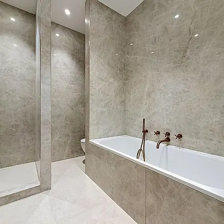 Beautiful Apartment, Premium Location In